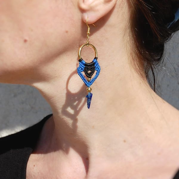 Boucles d'oreilles en micromacramé et Lapis-Lazuli